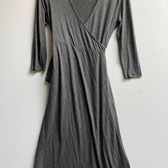 Isabella Oliver Charcoal Maternity Wrap 3/4 sleeve Dress Sz 2/ S&M - Picture 2 of 10